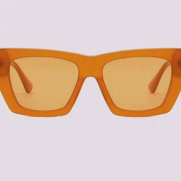 INDY SUNGLASSES Polarized Lenses, Style Uptown Sunglasses, Apricot Color - Picture 5 of 8